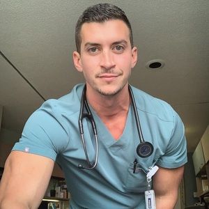 NWT WEAR Figs MENS Hydrogreen M Surgical Scrubs Set Leon Tansen JOGGERS RARE